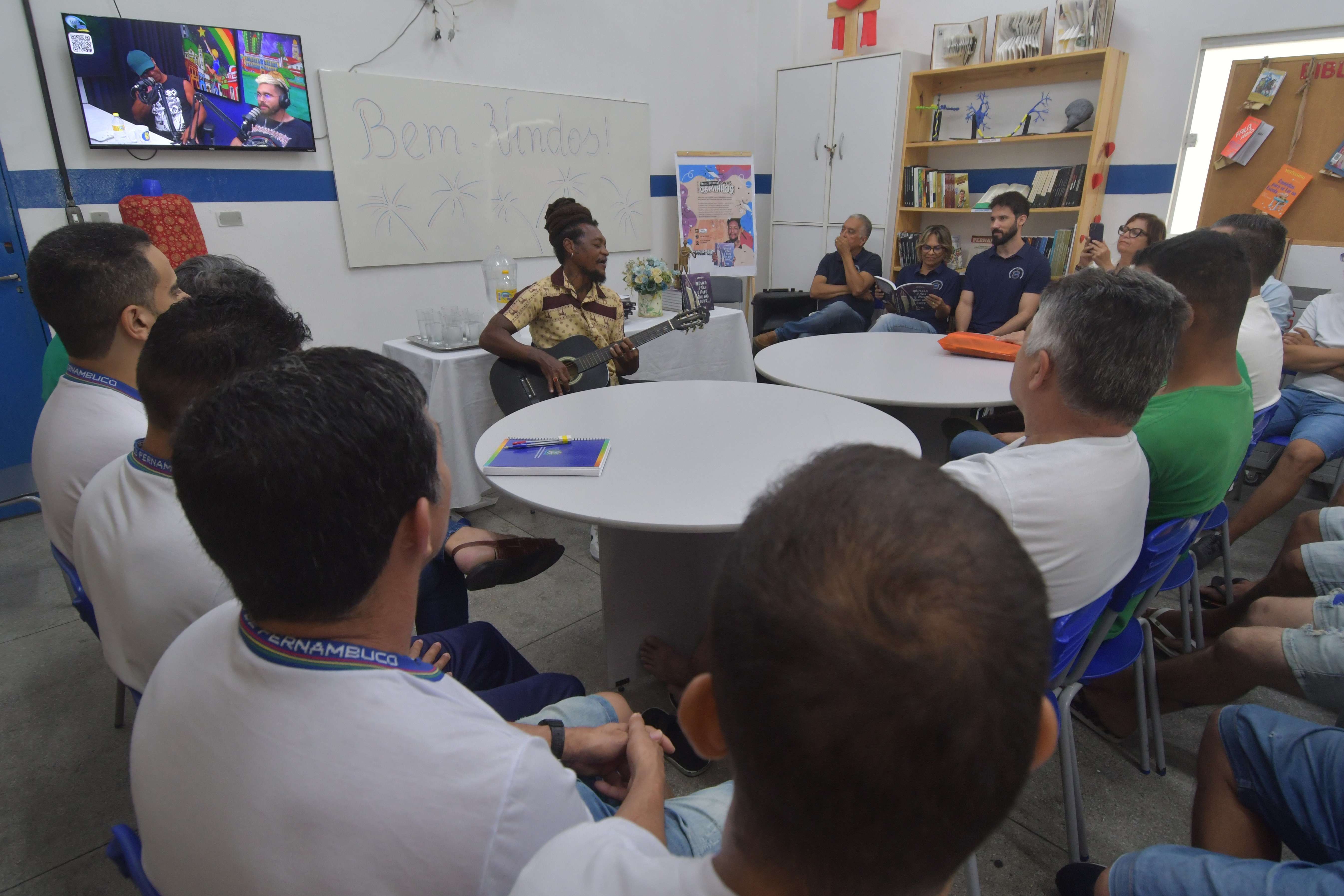imagem do Projeto de inclusão pela leitura chega ao Presídio de Arcoverde com a participação do músico Cannibal 